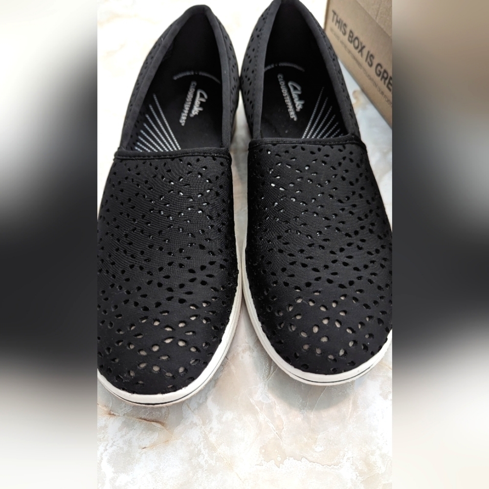 New Clarks Cloudstepoers Women Size 9 1/2N
